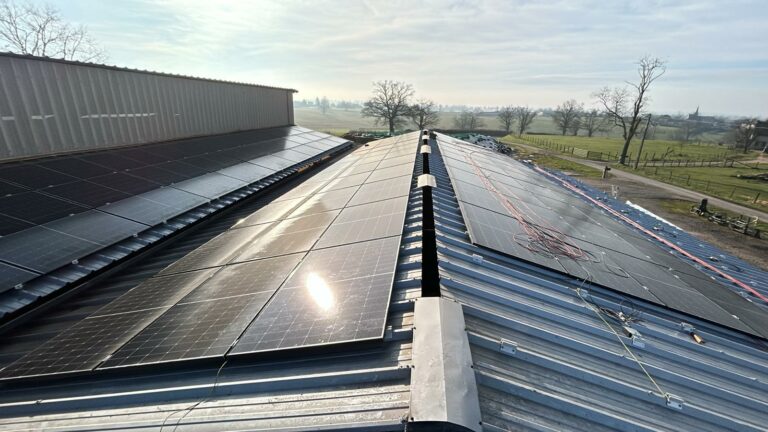 Installation Panneaux Solaires | Solutions Photovoltaïques | Panneaux Photovoltaïques | Carré Energie